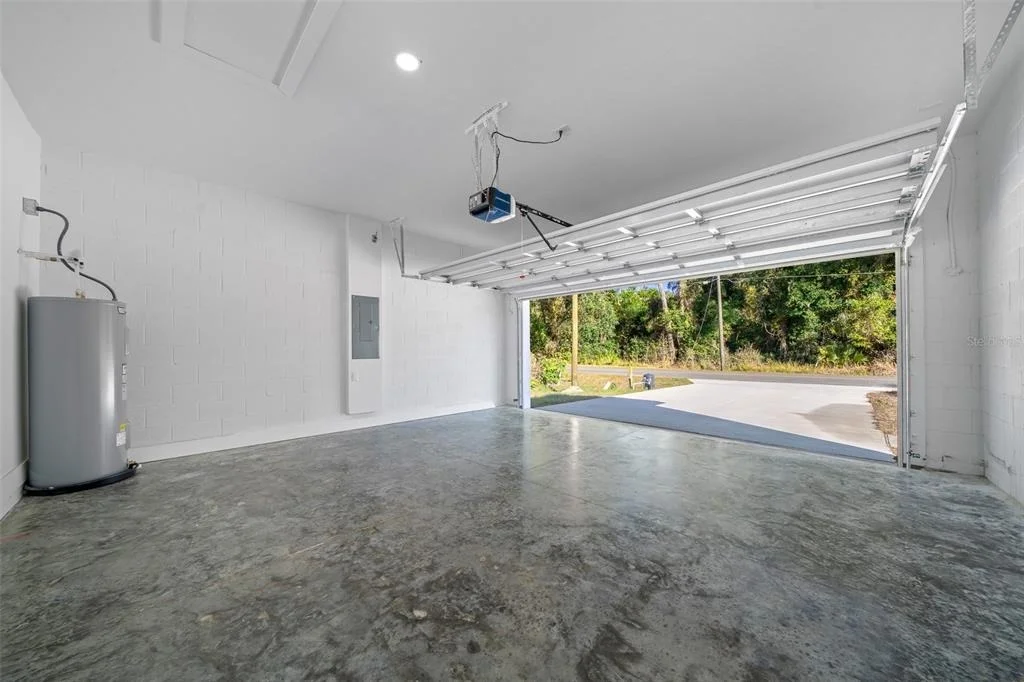 Photo of 4 OAK CIRCLE