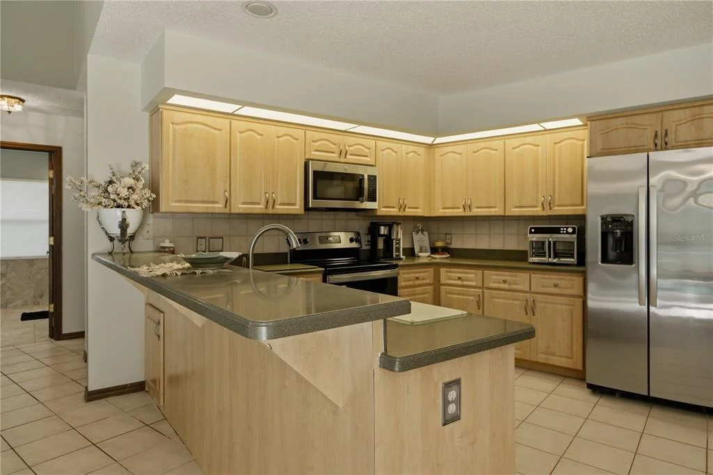 Photo of 390 W BRITAIN STREET