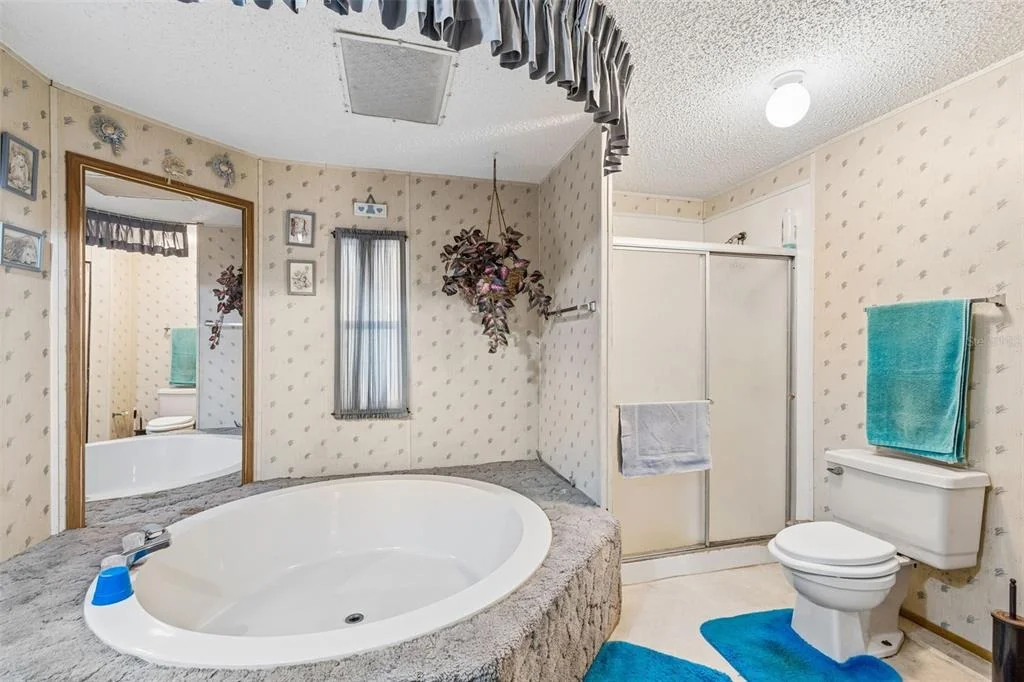 Photo of 6325 OAKVIEW LANE