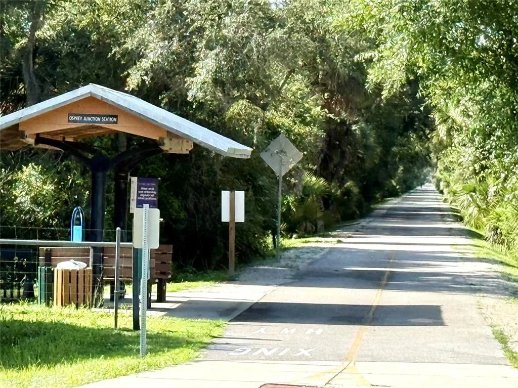 Photo of 335 PARK TRACE BOULEVARD