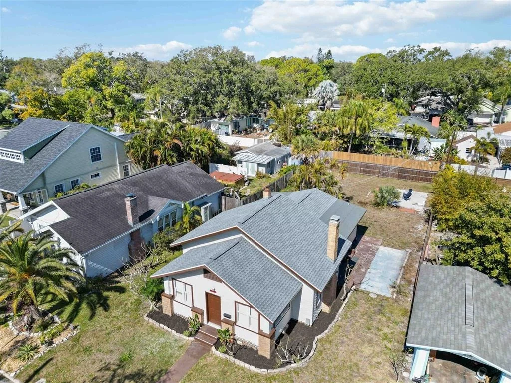 Photo of 2710 3RD AVENUE W