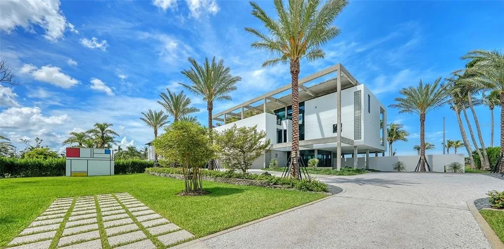 Photo of 8250 SANDERLING ROAD
