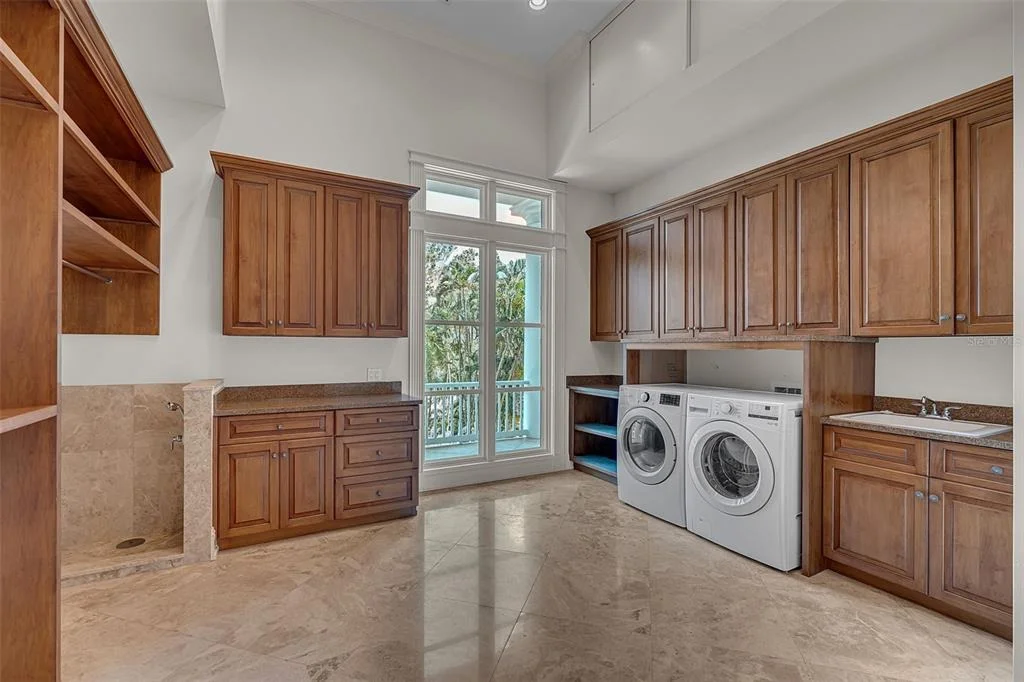 Photo of 8132 SANDERLING ROAD