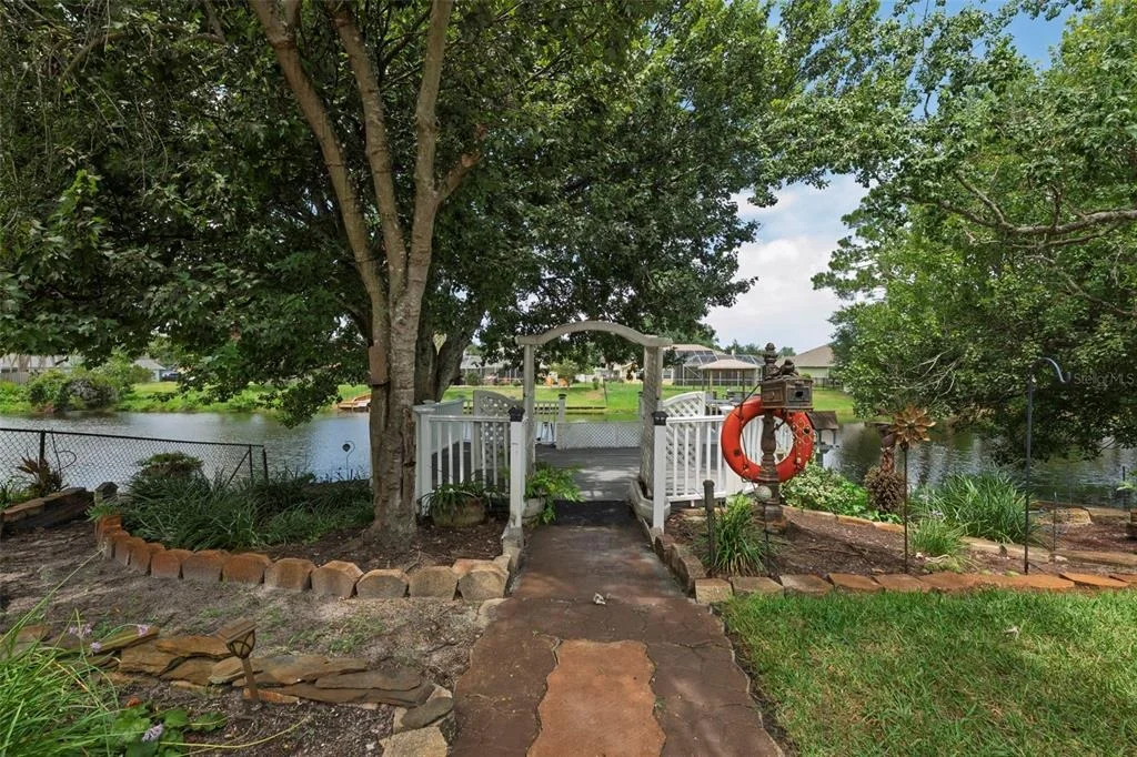 Photo of 52 BUTTONWORTH DRIVE