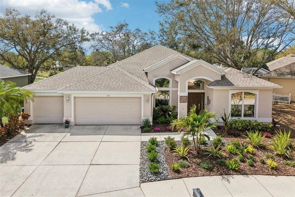 Photo of 742 SHORECREST DRIVE