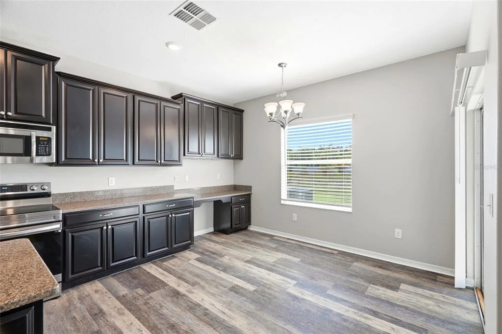Photo of 909 MEADOW GLADE DRIVE