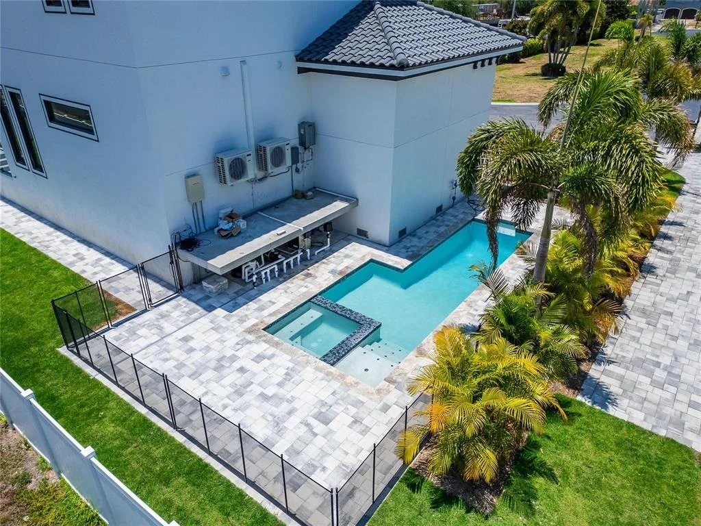 Photo of 517 TREVISO DRIVE