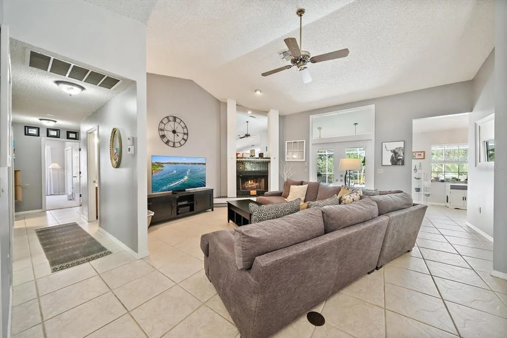 Photo of 4732 MEADOWVIEW CIRCLE