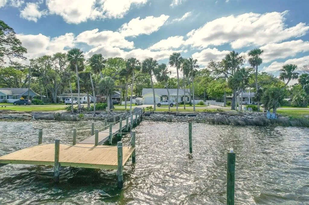 Photo of 1426 RIVERSIDE DRIVE