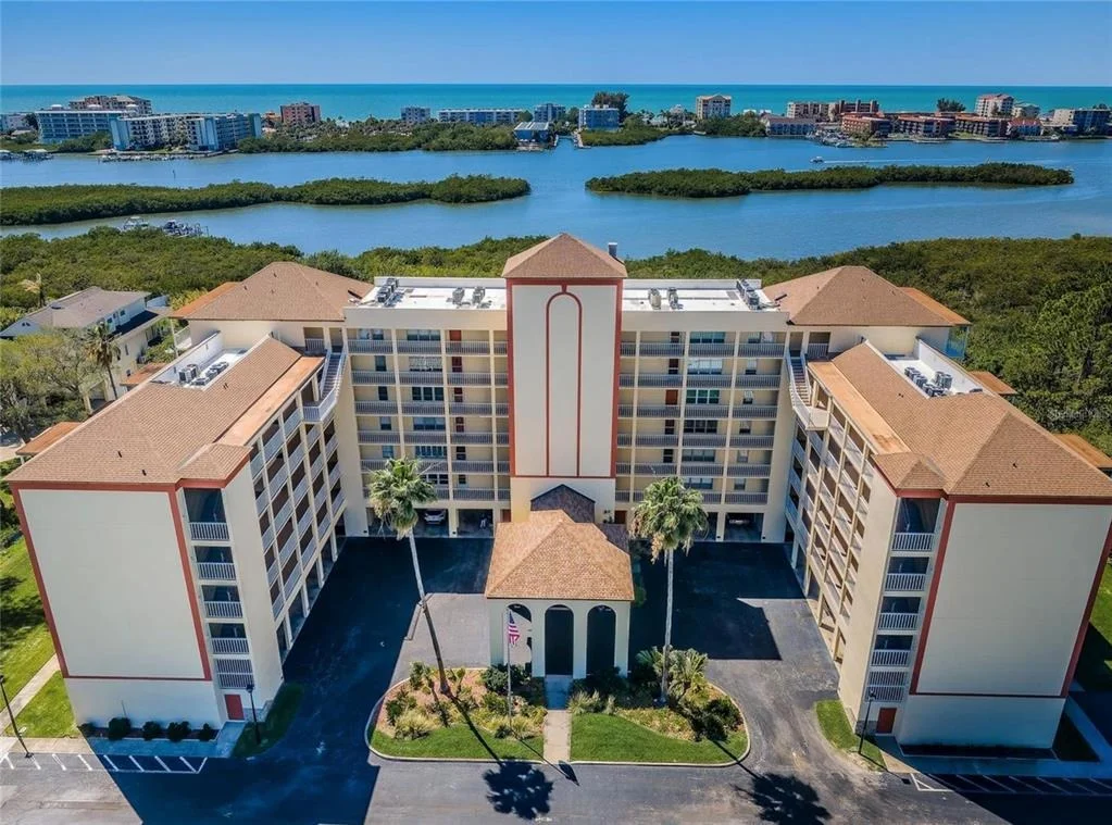 Photo of Unit 302 at 9000 COMMODORE DRIVE