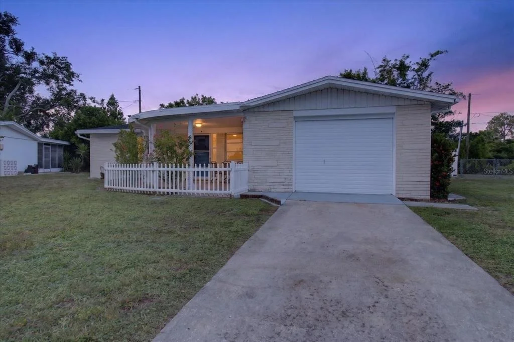 Photo of 4843 CALAIS DRIVE
