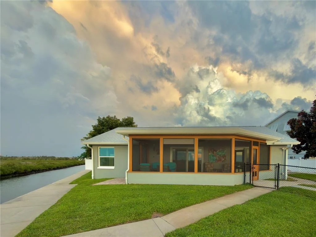 Photo of 15723 DONZI DRIVE