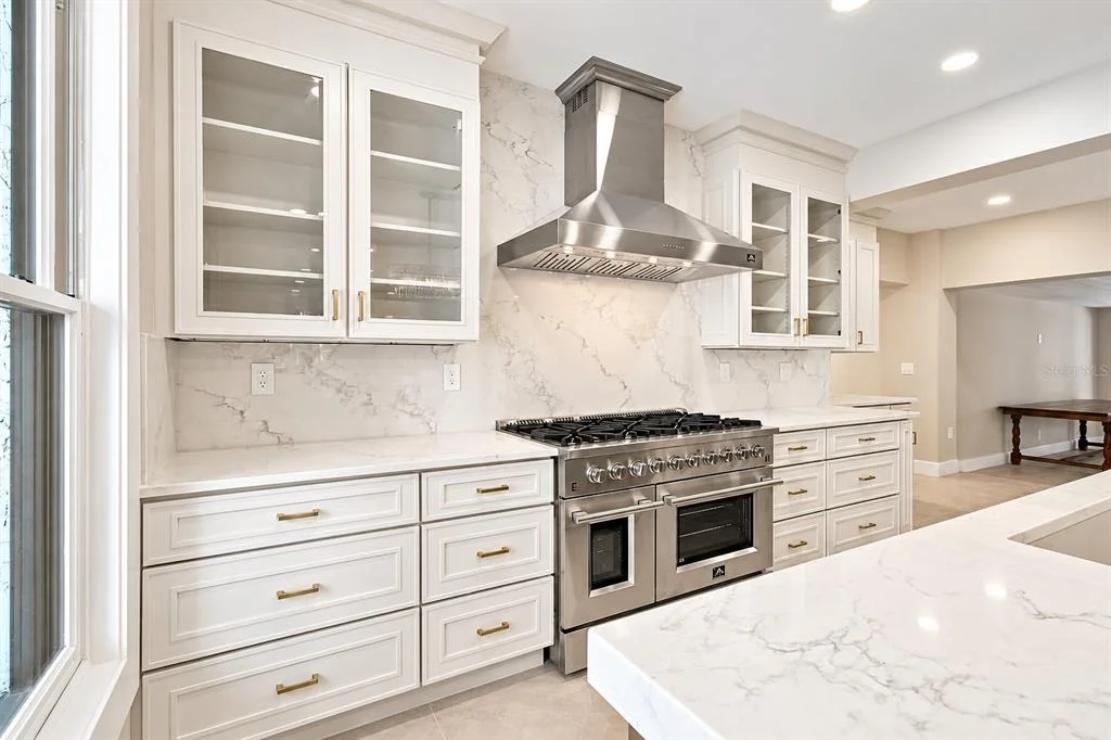 Photo of 980 BAY ESPLANADE