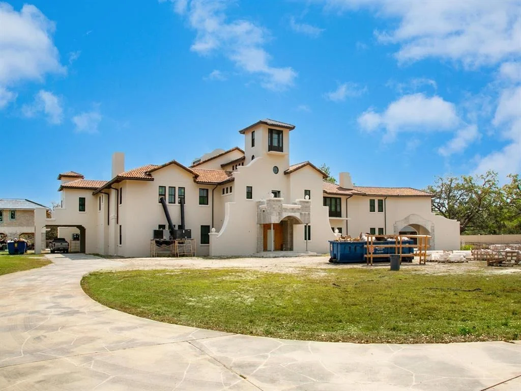 Photo of 600 N JACKSON ROAD