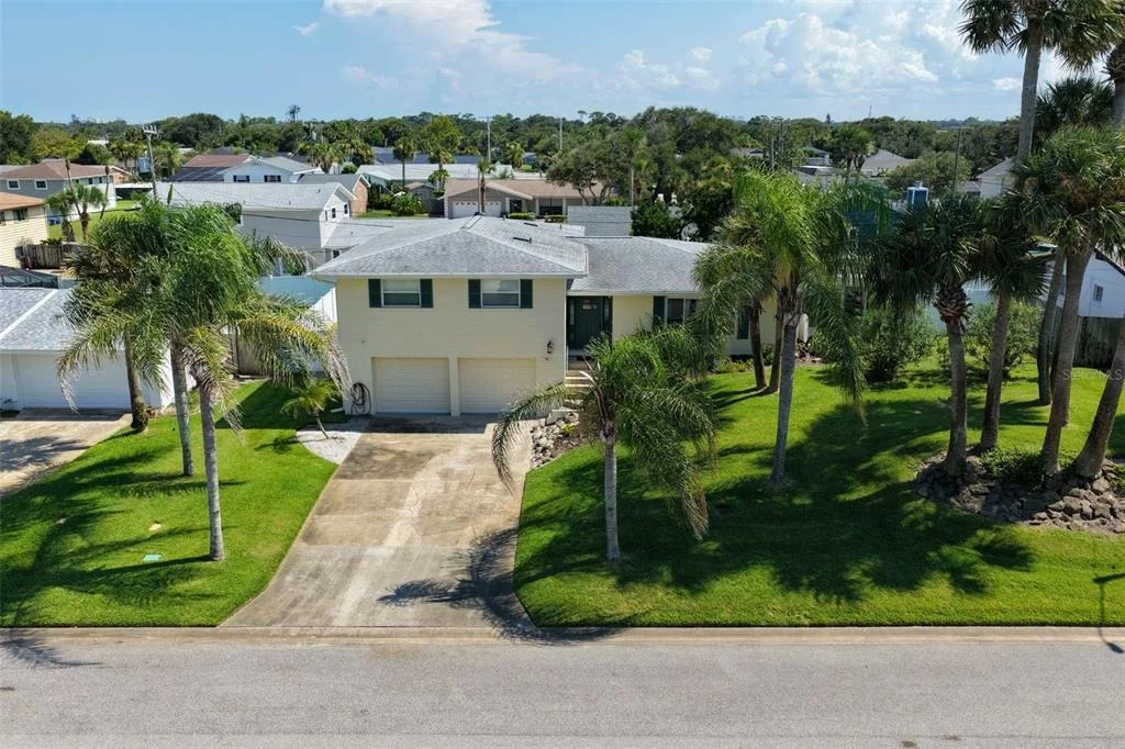 Photo of 76 BANYAN DRIVE