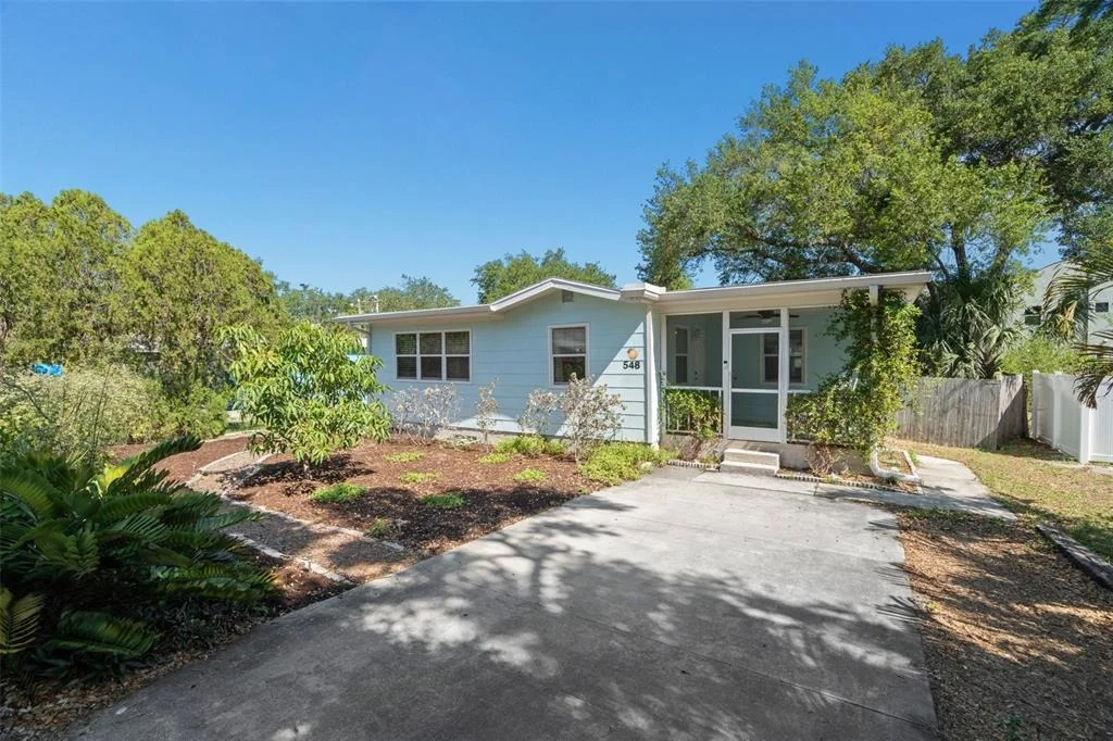 Photo of 548 BAY STREET