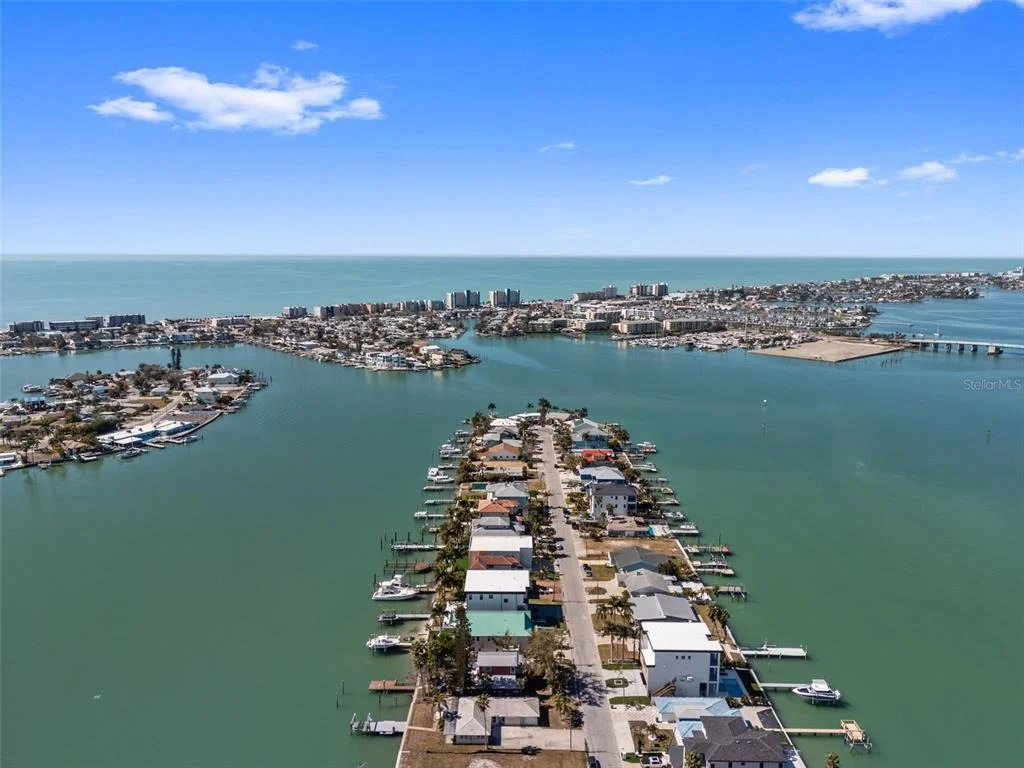 Photo of 837 BAY POINT DRIVE
