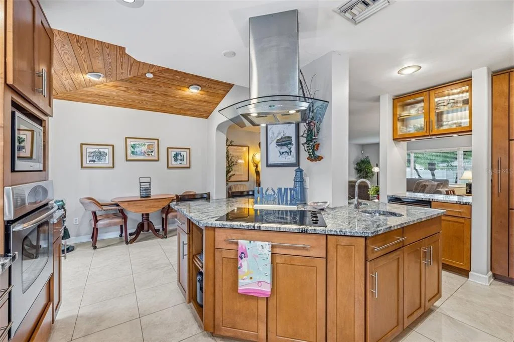 Photo of 894 JOAN STREET