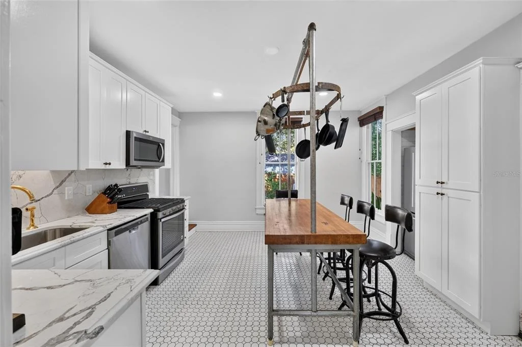 Photo of 819 SE 2ND STREET