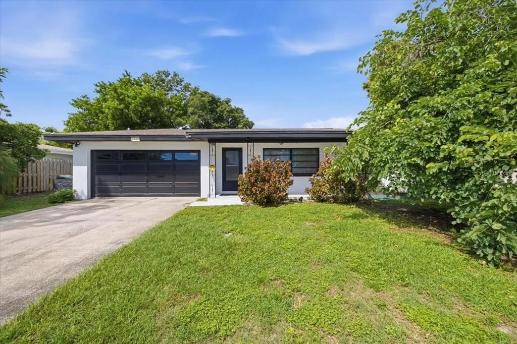 Photo of 1860 ALBERTA DRIVE