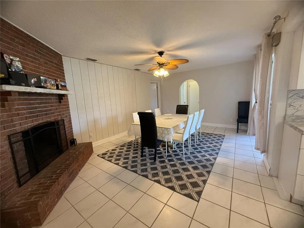 Photo of 409 NEEDLES DRIVE