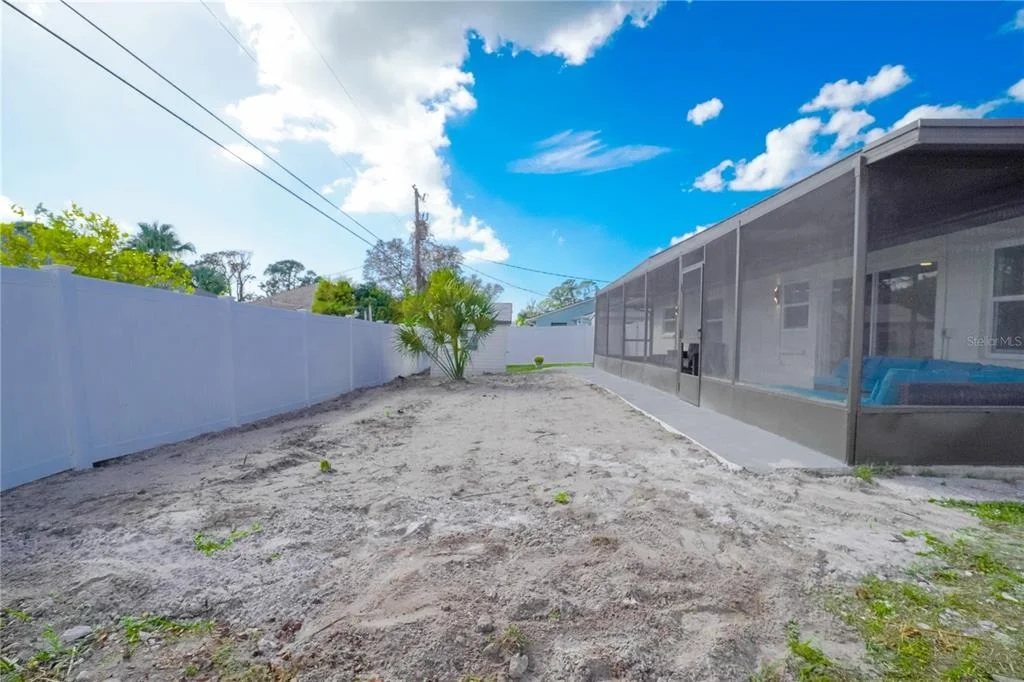Photo of 1461 ROYAL ROAD