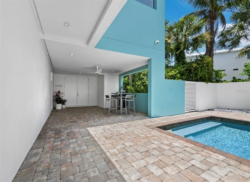 Photo of 471 ISLAND CIRCLE