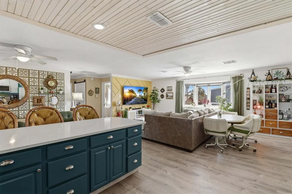 Photo of 3347 OLEANDER DRIVE