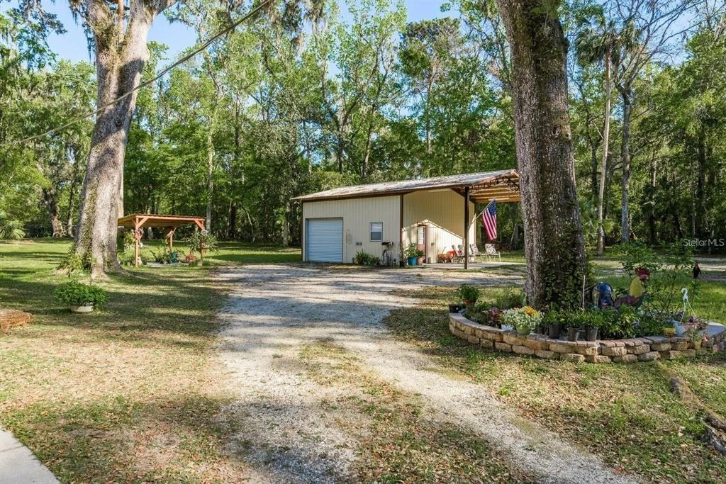 Photo of 7182 GRIFFIN ROAD