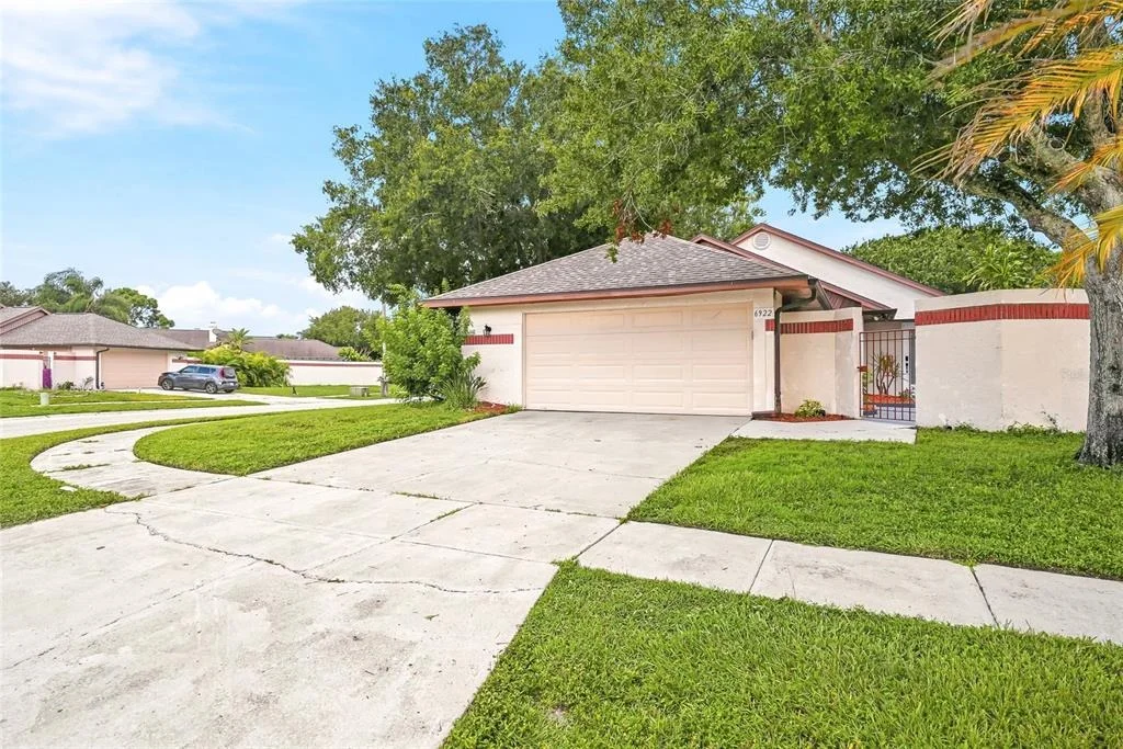 Photo of 6922 SILVERMILL DRIVE