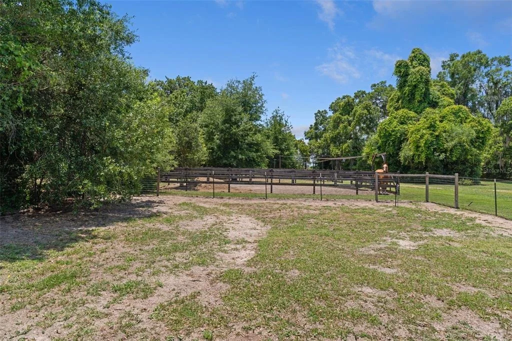 Photo of 26255 LAMBETH ROAD