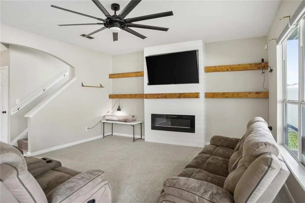 Photo of 586 INDEPENDENCE DRIVE