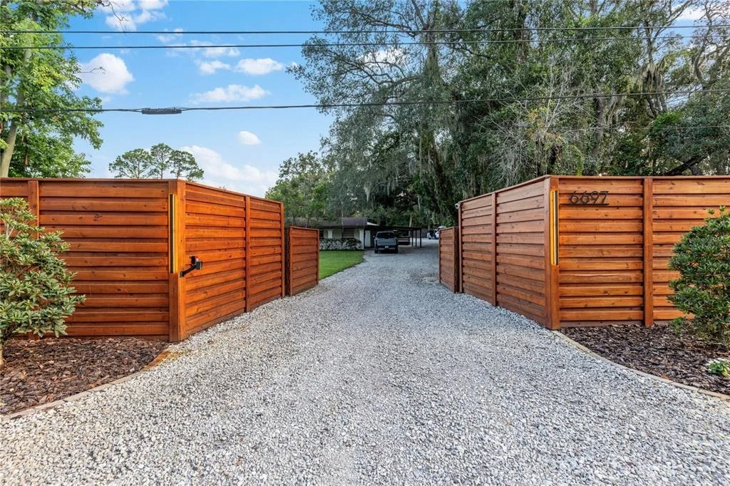 Photo of 6697 MARKHAM ROAD