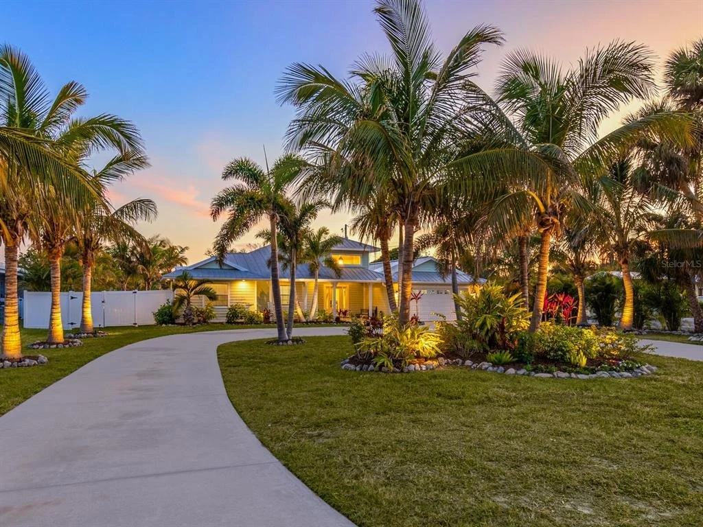 Photo of 221 LYCHEE ROAD