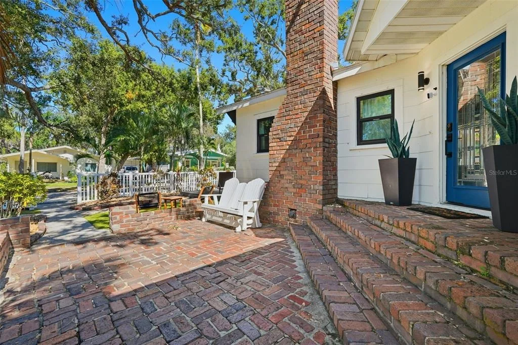 Photo of 517 AVERY AVENUE