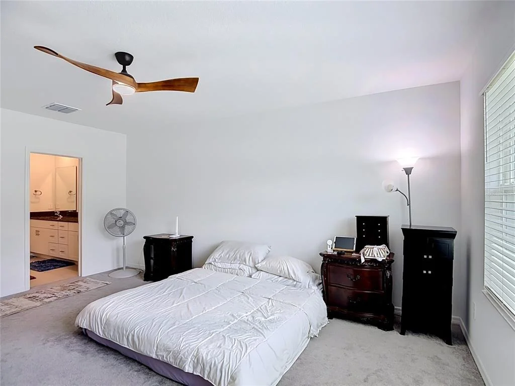 Photo of 1633 RED LOOP