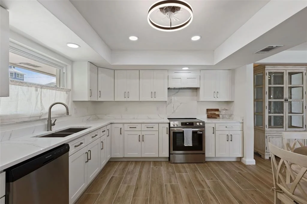 Photo of 290 BAYSIDE DRIVE