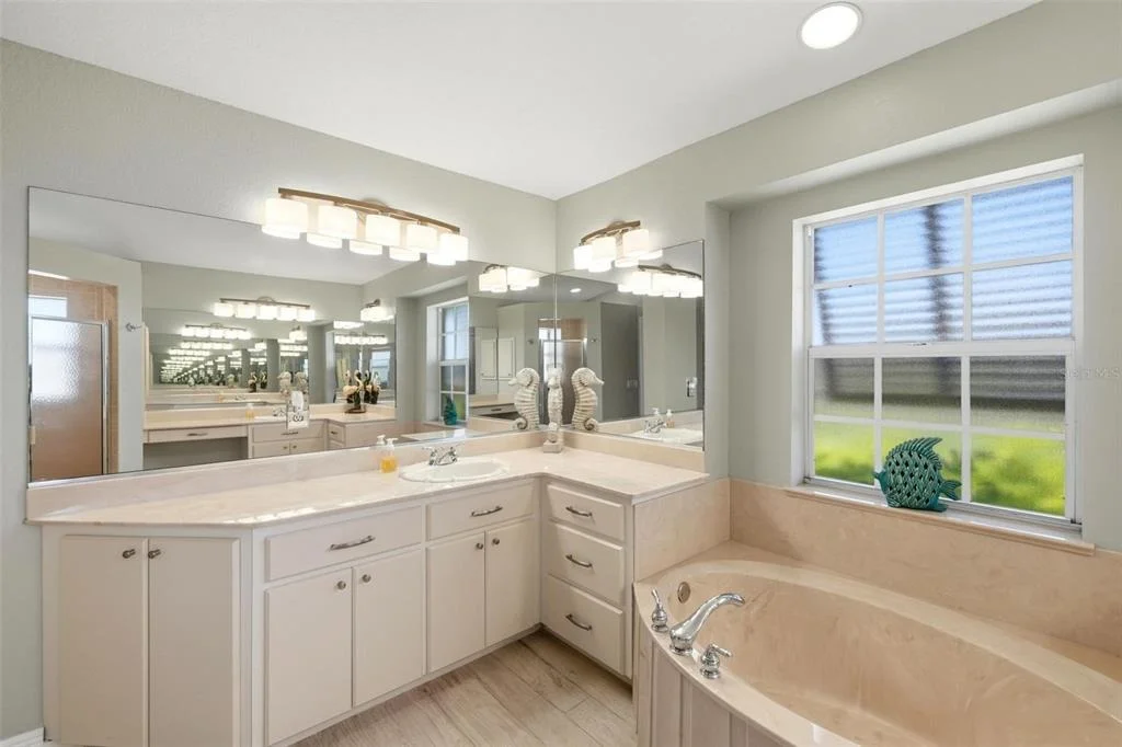 Photo of 894 BOUNDARY BOULEVARD