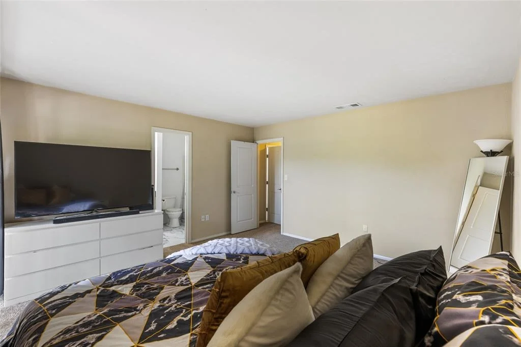 Photo of Unit 320 at 507 NW 39TH ROAD