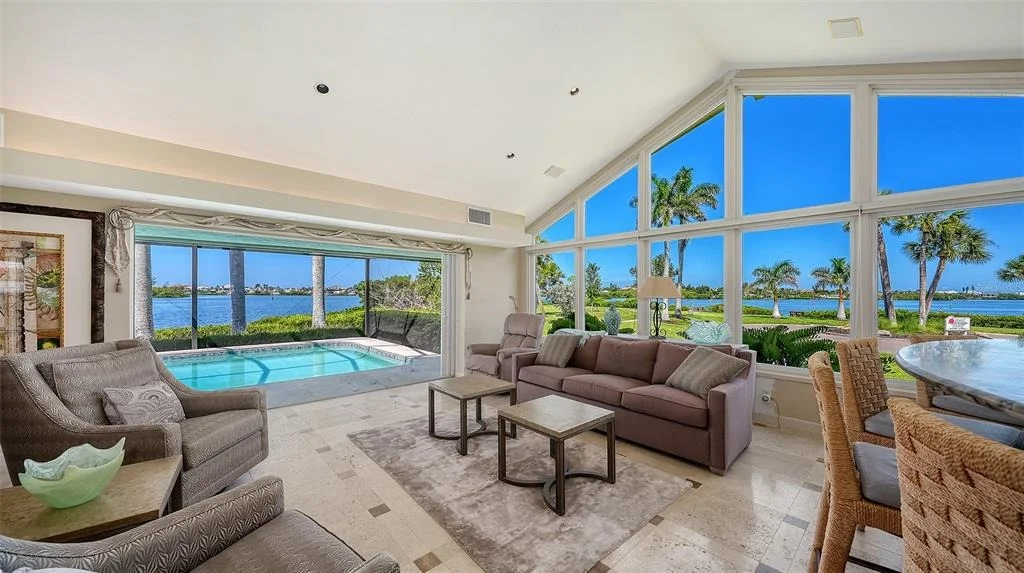 Photo of 321 LOOKOUT POINT DRIVE