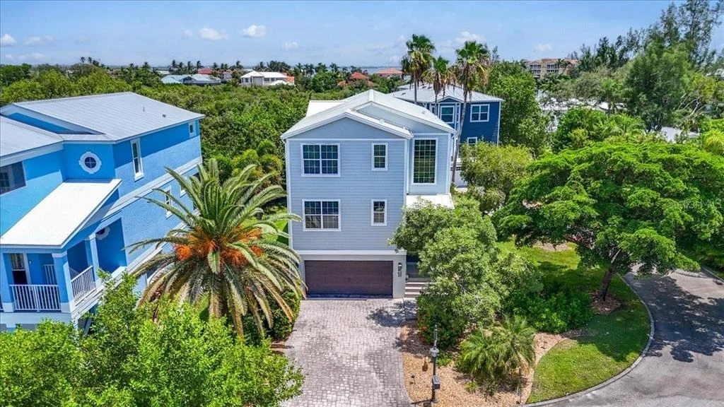 Photo of 6330 LAGUNA DRIVE