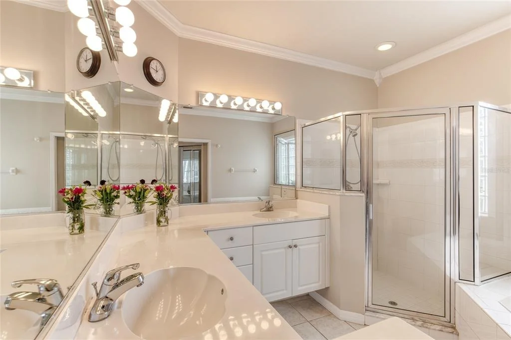 Photo of 5 WATERCLIFF LANE