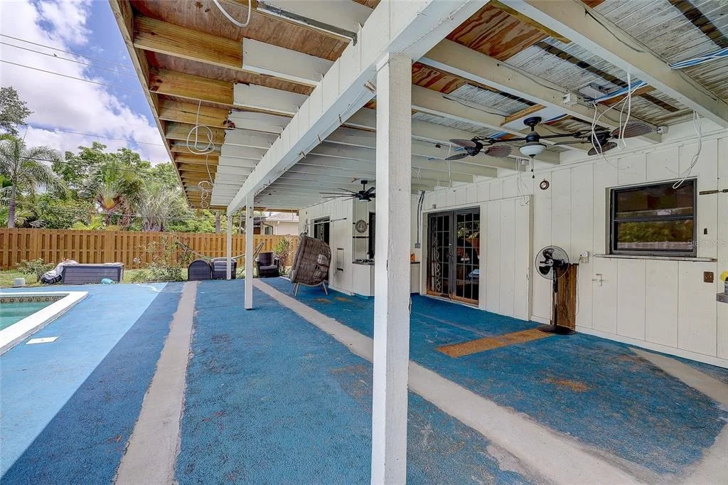 Photo of 323 SUWANEE AVENUE