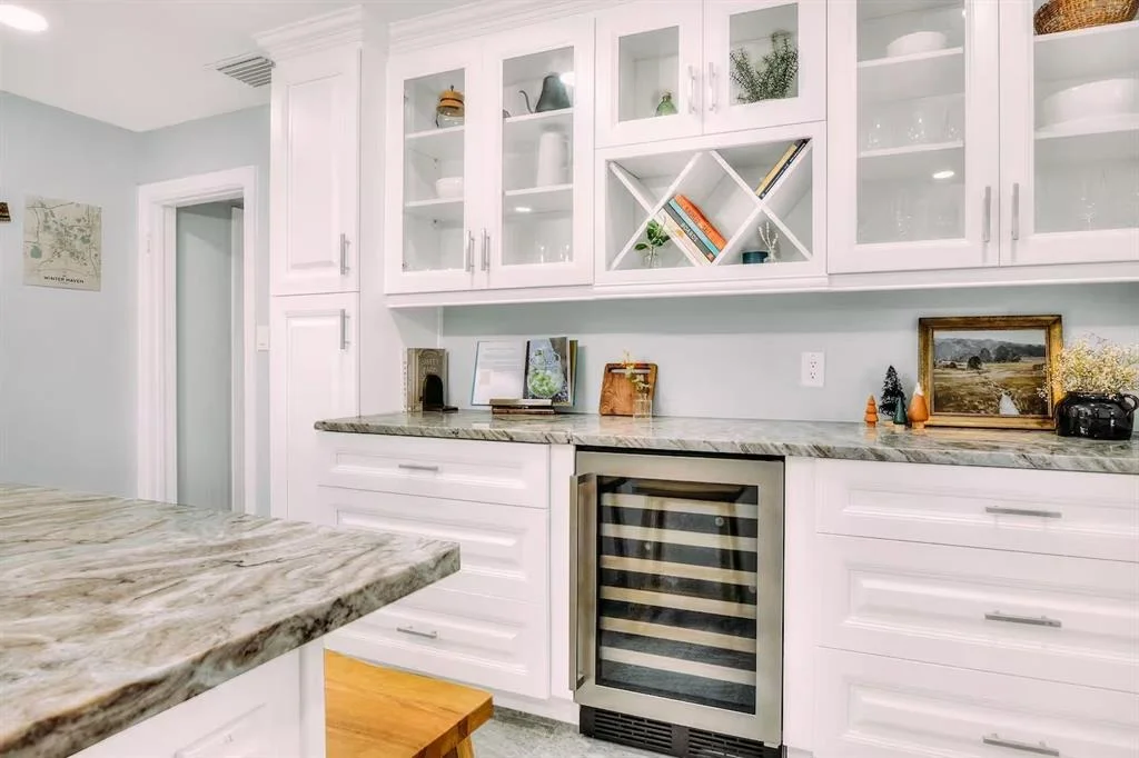 Photo of 1302 LAKE ELBERT DR SE
