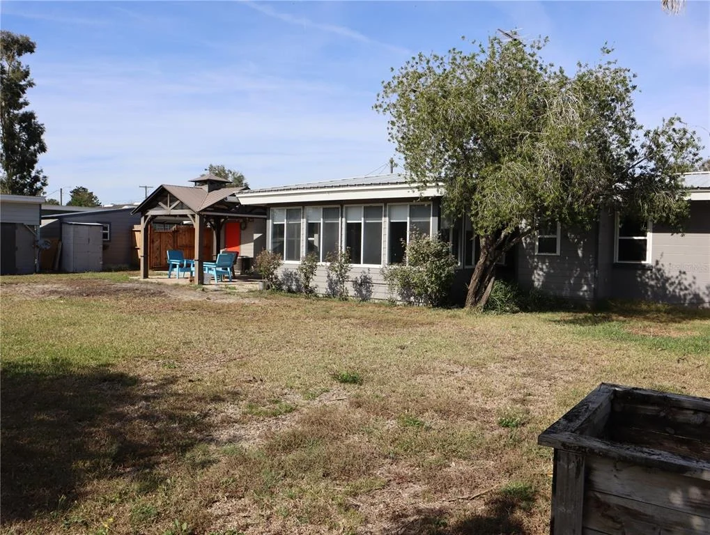 Photo of 940 OLEANDER DRIVE SE