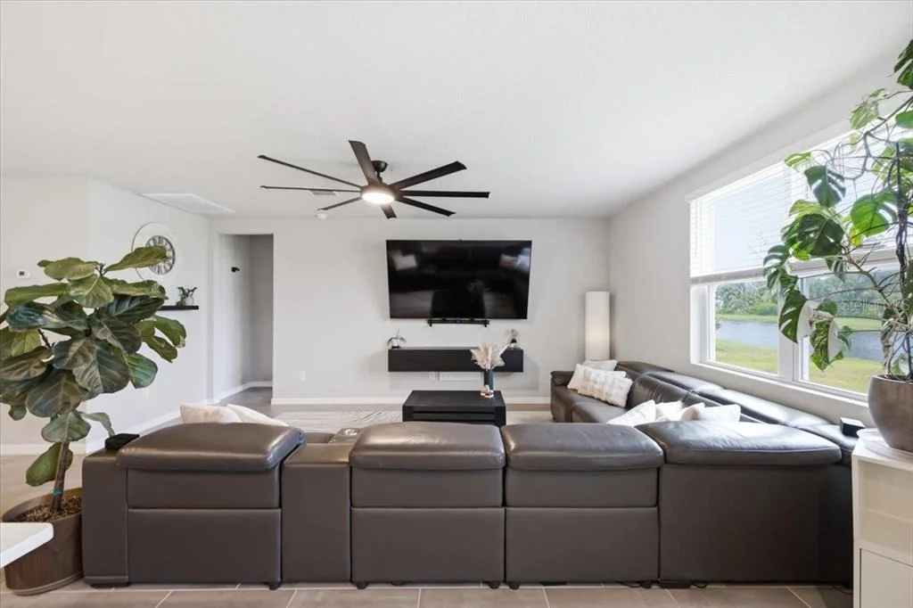 Photo of 10119 DAYBREAK GLEN