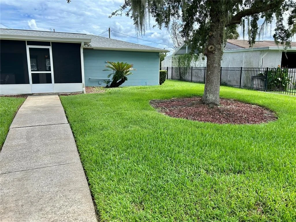 Photo of 1638 PARADISE LANE