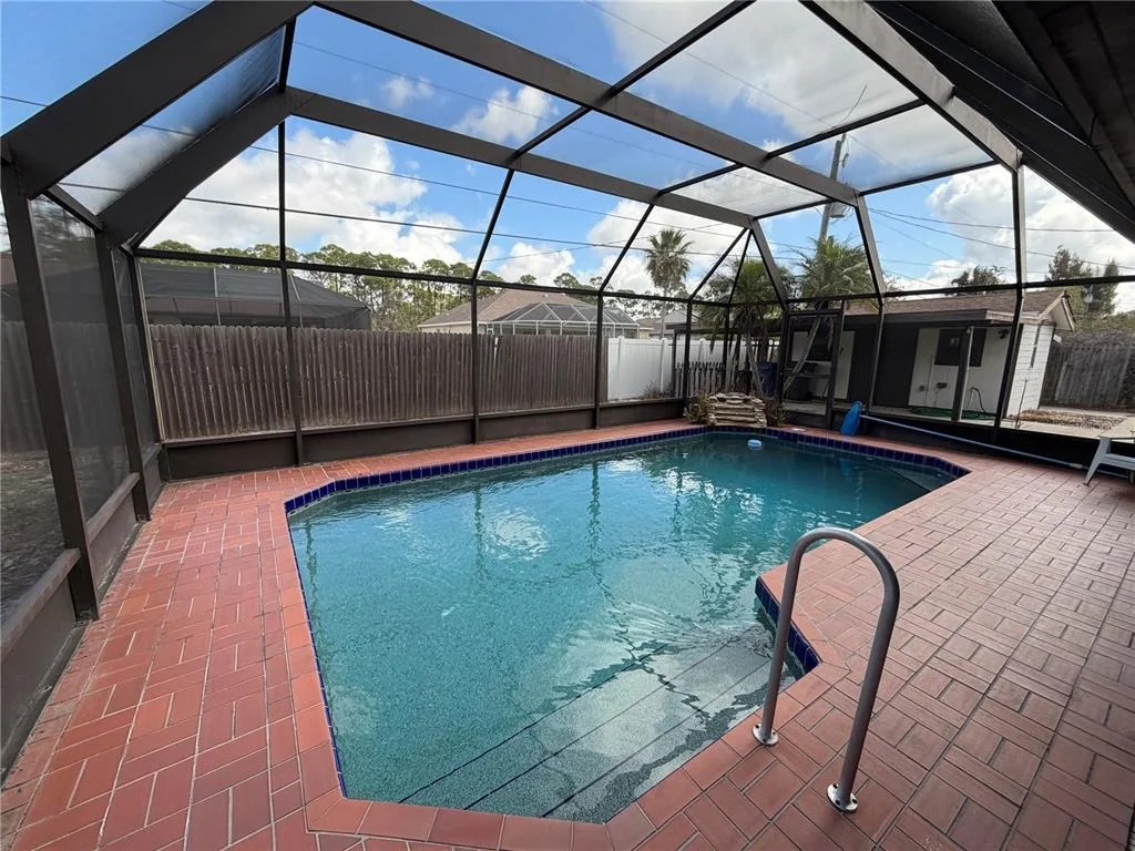 Photo of 1500 CREST DRIVE