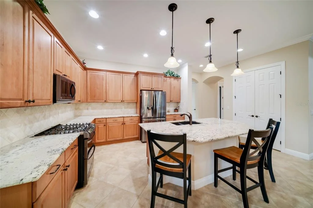 Photo of 921 RIVERSCAPE STREET