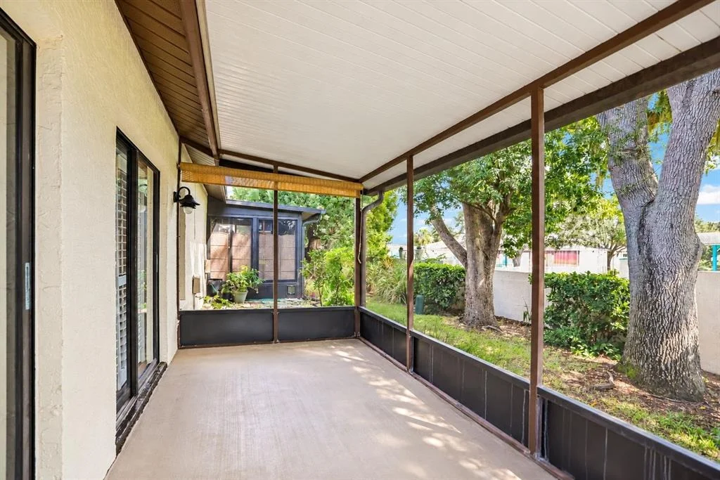 Photo of 913 SUTTON PLACE
